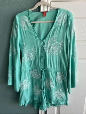 Chelsea & Violet Seafoam Green V-Neck Floral Tunic with Drawstring